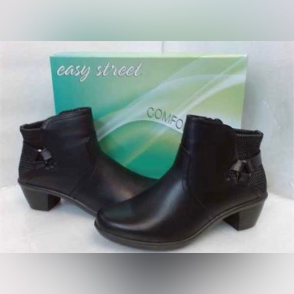 Easy Street Women's Dawnta Pleated Ankle Boots sz 8 Wide Black - Picture 6 of 6